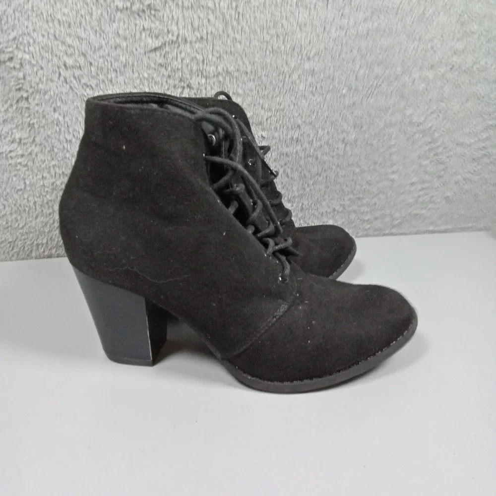 Forever Womens Black Faux Suede Lace Up Block‎ Heel Ankle Boots Size 6.5